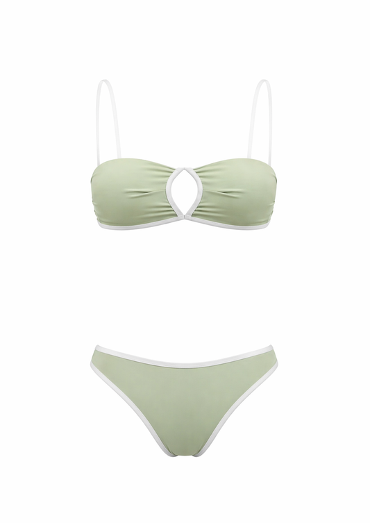 Bikini sálvia verde pastel e branco com corte clássico e decote arredondado